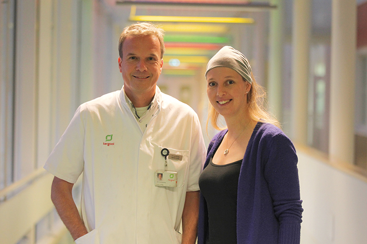 Renate en haar oncoloog Pieter van den Berg over bewegen met kanker
